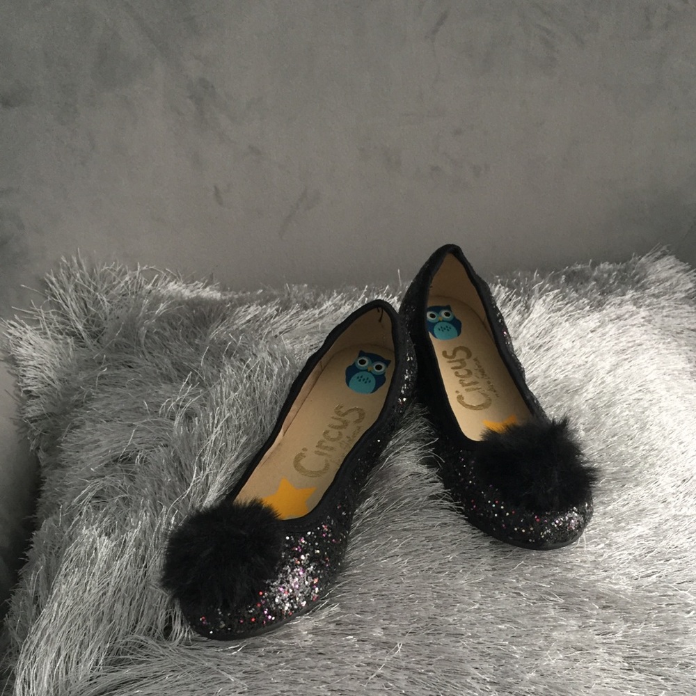 Girls 13 Black Multicolor Glitter Flats w Pom Poms